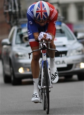 Bradley Wiggins. Silver medal at World Championships in Time Trialling 2011. Notice how he reduces drag with a very aero position on this time trial bike. Image by Training4cyclists.com