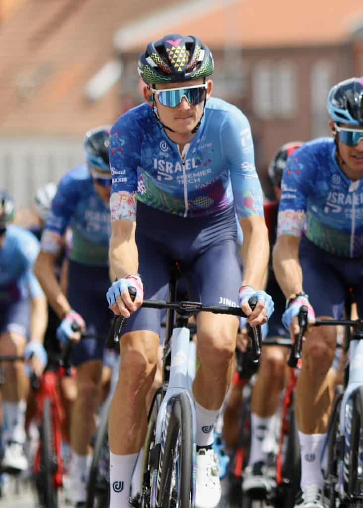 Pemenang Tour de France empat kali, Chris Froome, dikenal karena menggunakan kamp ketinggian sebagai bagian dari persiapannya untuk tur akbar. 